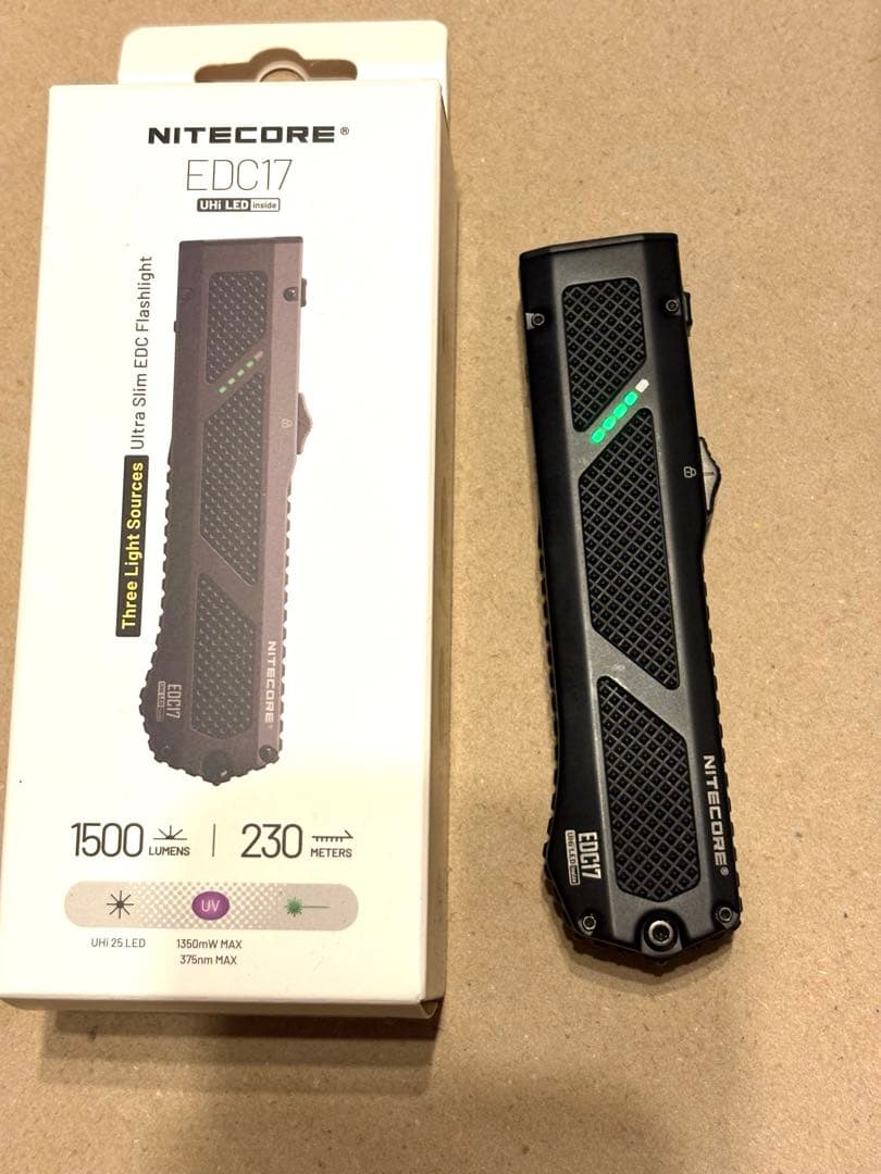 Nitecore スリムフラッシュライト　EDC17