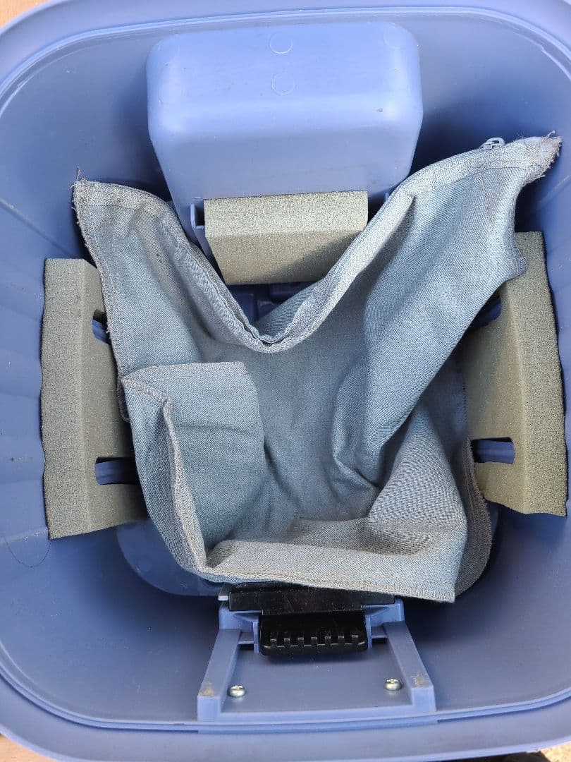 【ジャンク】HITACHI　業務用　掃除機　CV-G1　2021年製