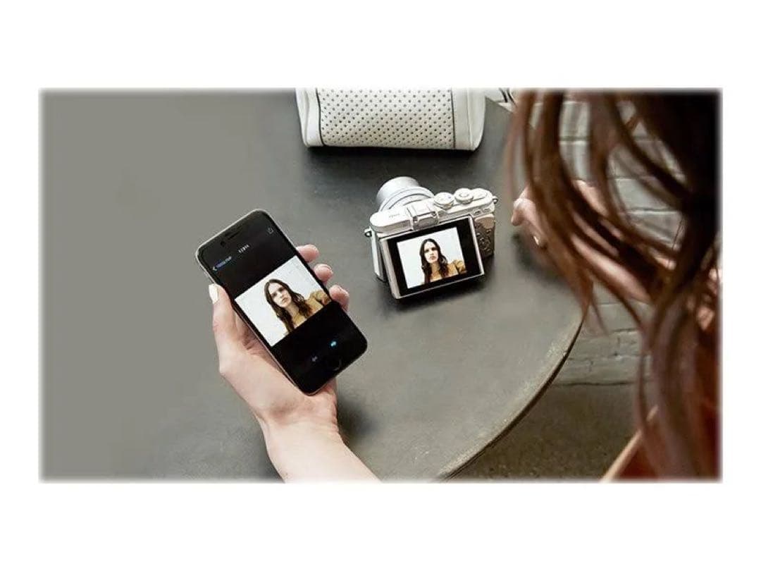 【最終価格】OLYMPUS PEN E-PL8レンズ付き+充電器