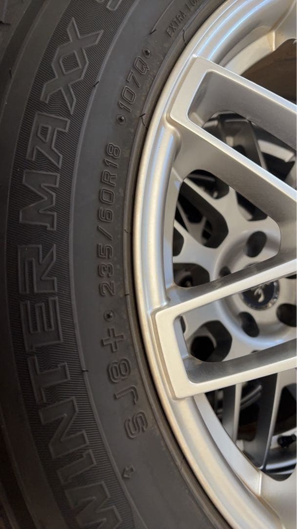 18インチスタッドレスタイヤセット！引き取り限定