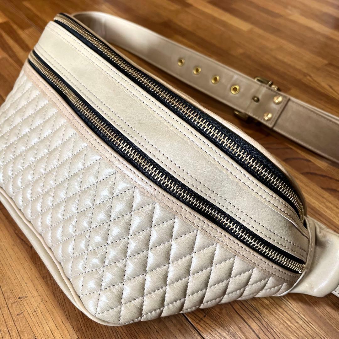 【未使用】PARASITE 本革 キルティングレザーボディバッグ ベージュ