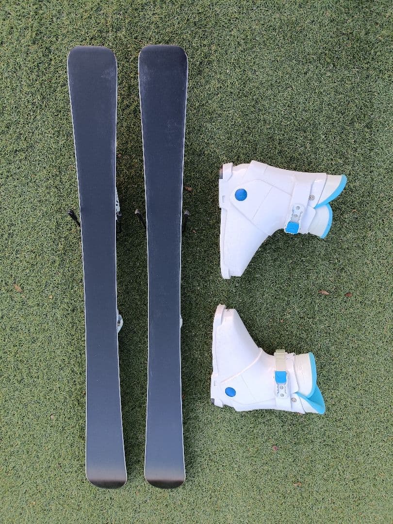 【すぐ滑れる】パンダデザインswallowスキー板+ビンディング+ブーツ