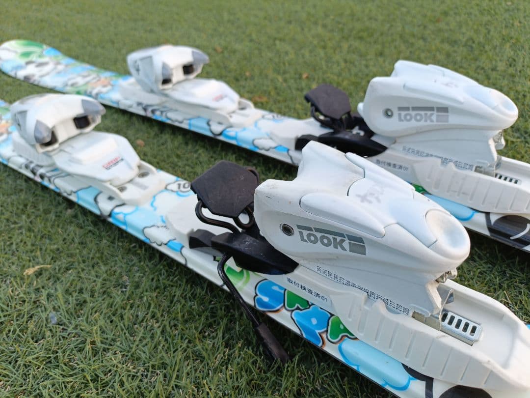 【すぐ滑れる】パンダデザインswallowスキー板+ビンディング+ブーツ