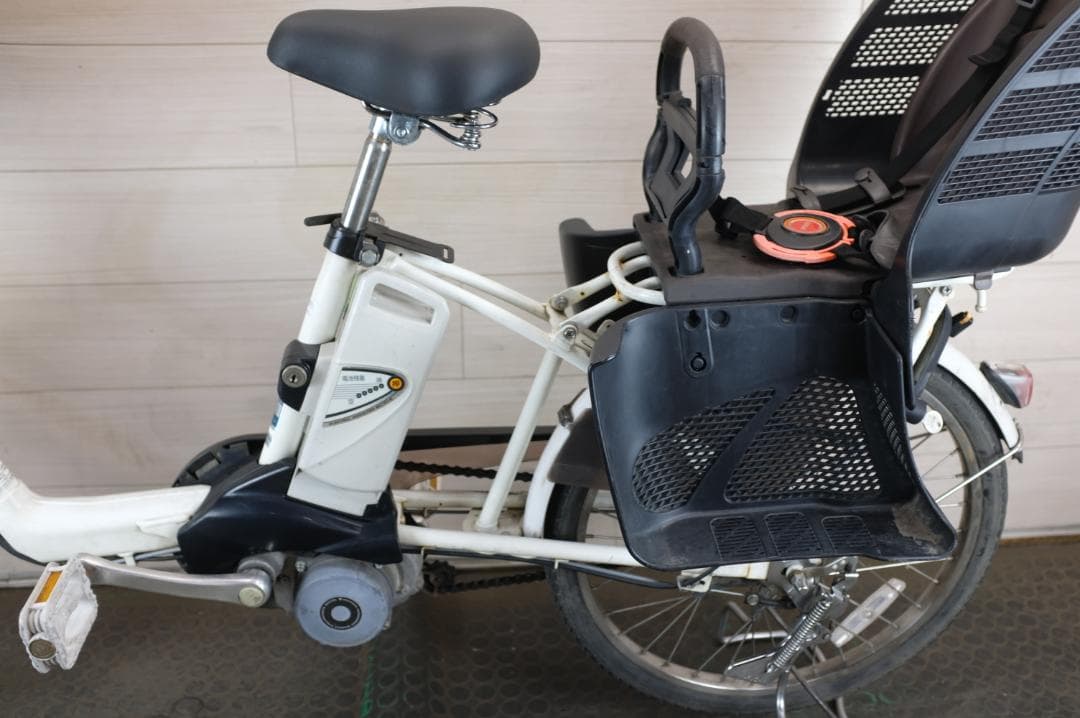 お*ん様 パナソニック ギュット　　20インチ　3段　13.2Ah（5点灯）充電