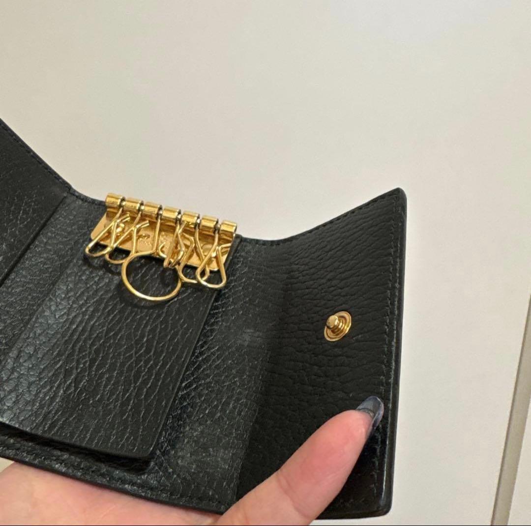 GUCCIダブルGバイカラーキーケース