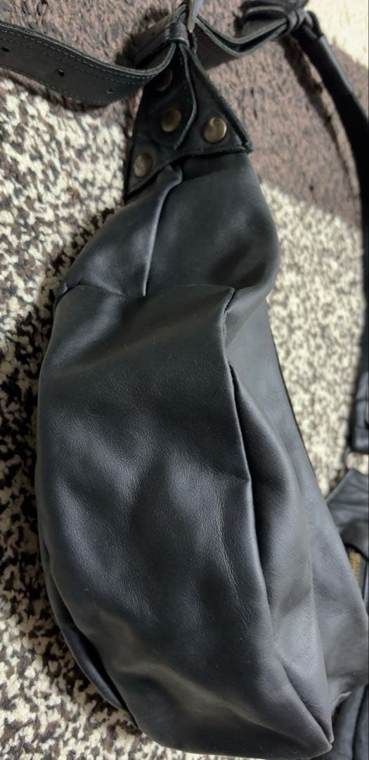 【美品】alfredoBANNISTER レザーショルダーバッグ 三日月バッグ