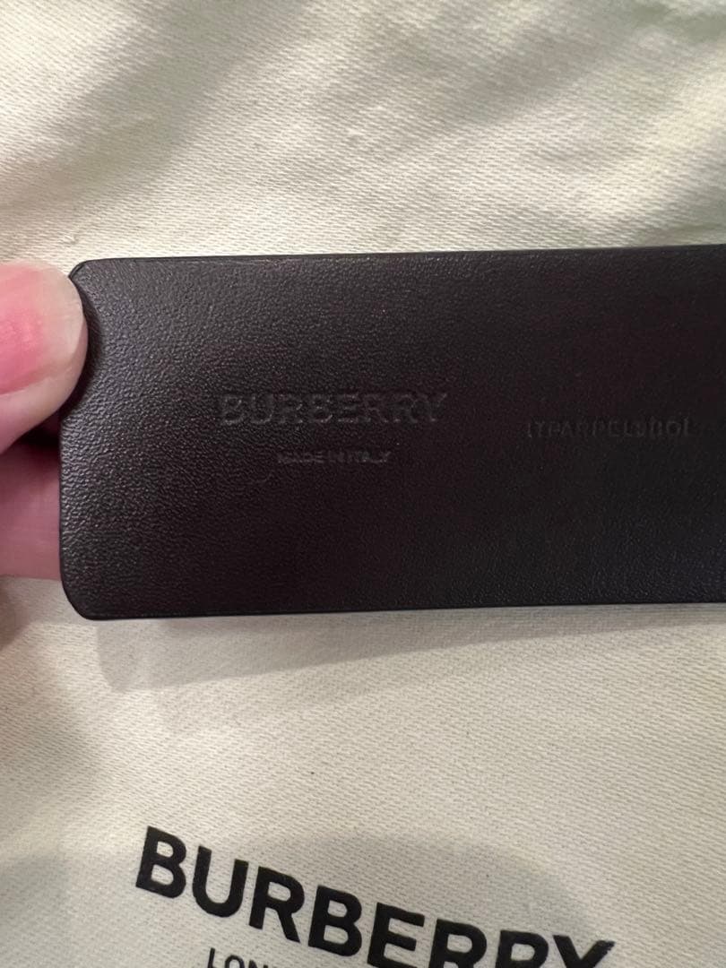 BURBERRY ブラックレザーベルト TBロゴ 保存袋付き