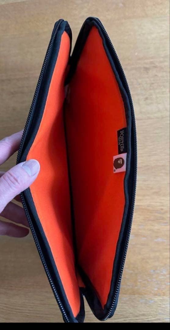 ポーター×エイプ wネームコラボ迷彩柄のナイロン製ノートPCケース