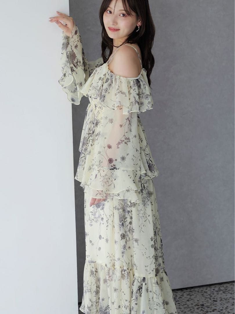 SNIDEL オフショルフリルワンピース