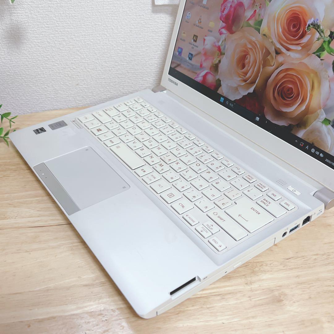 ホワイト、高速起動SSD、最新windows11、