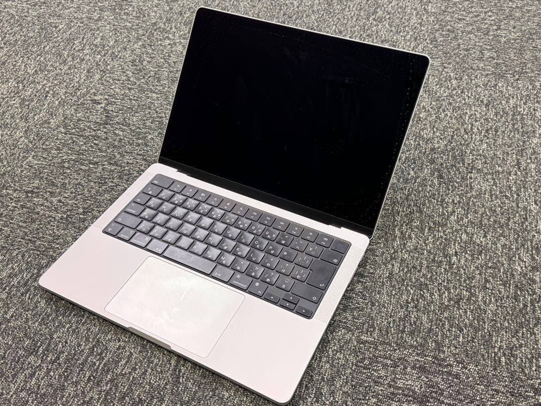 MacBook Pro M3 14インチ8GB 1TB｜天面薄キズ｜動作良好