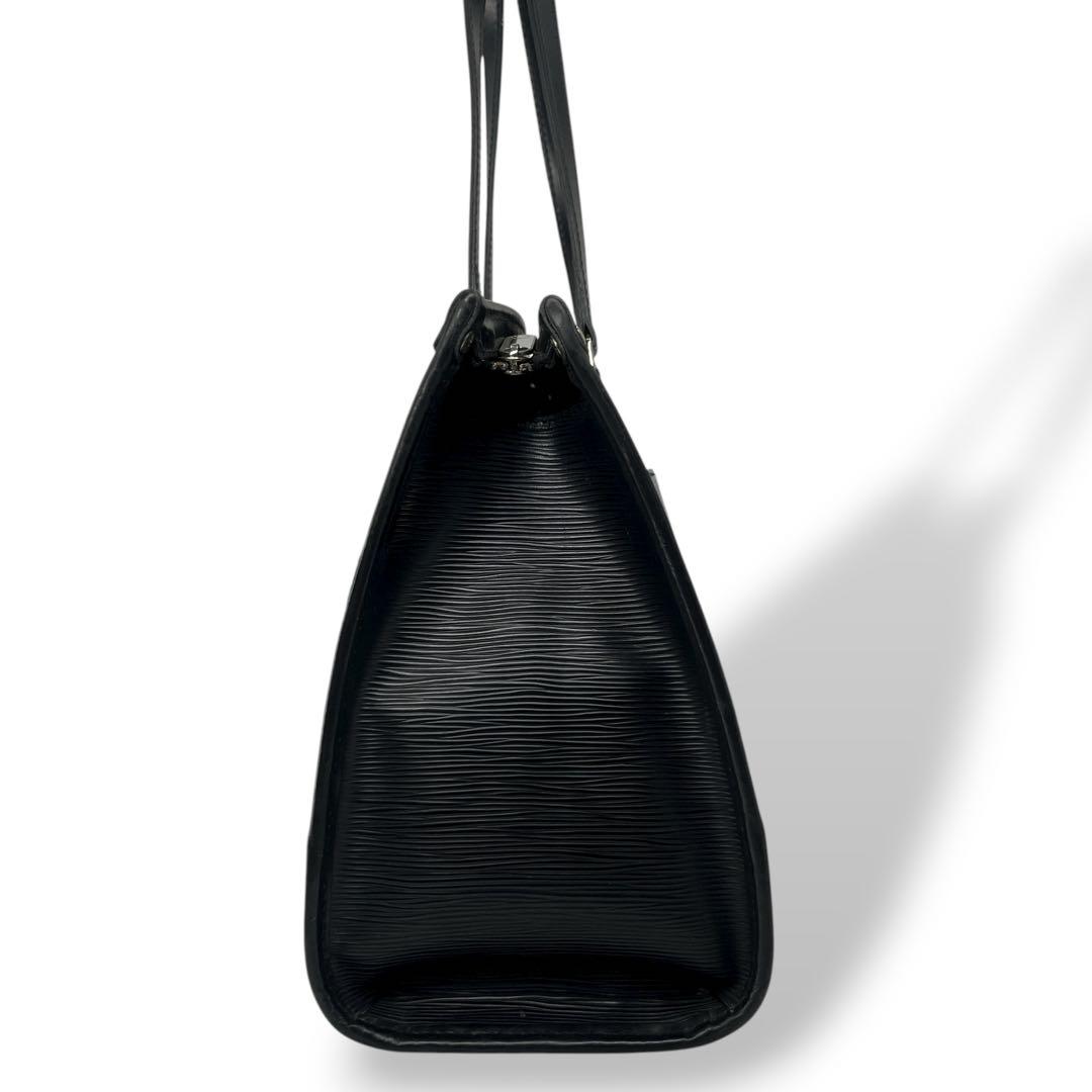 ルイヴィトン　マドレーヌGM トートバッグ　肩掛け可　A4収納可　エピ　ブラック