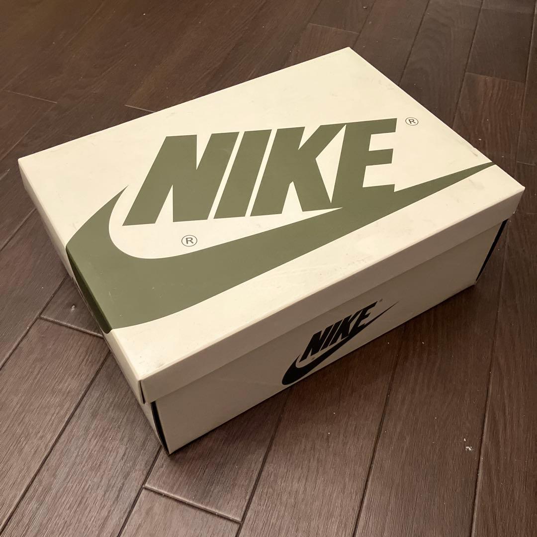 Travis Scott × Nike WMNS Air Jordan 1Low