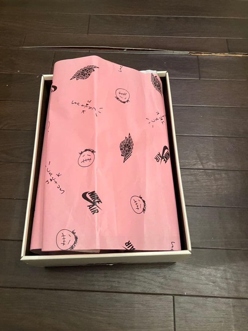 Travis Scott × Nike WMNS Air Jordan 1Low