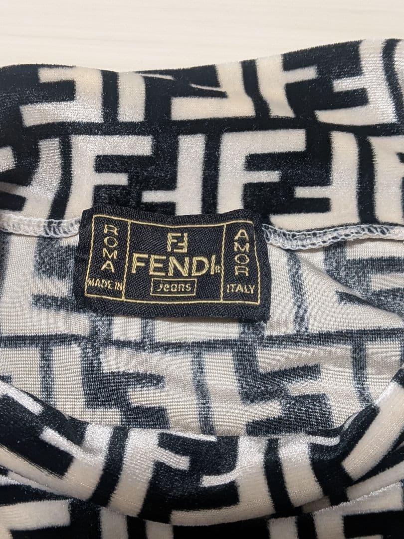 FENDI フェンディ ズッカ柄　ロゴ　ベロア　ハイネック