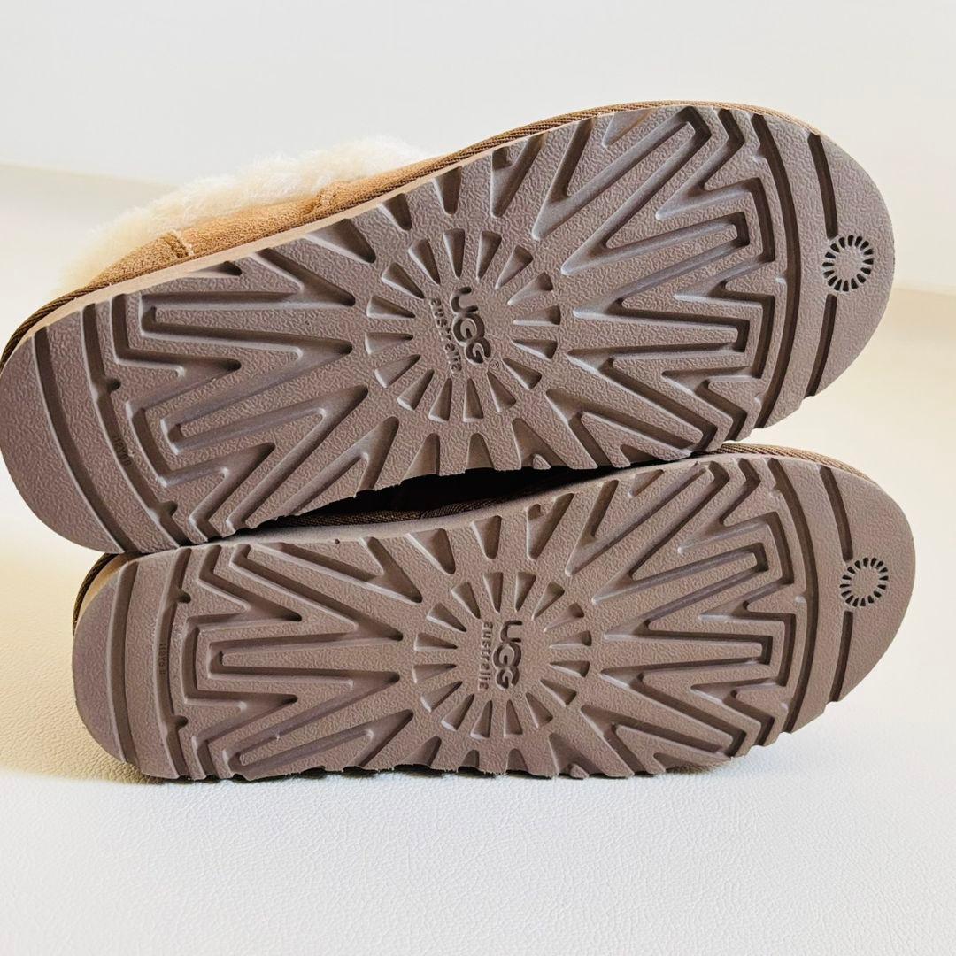 2744【極美品 展示品】UGG アグ NITA ニタ　スリッポンシューズ
