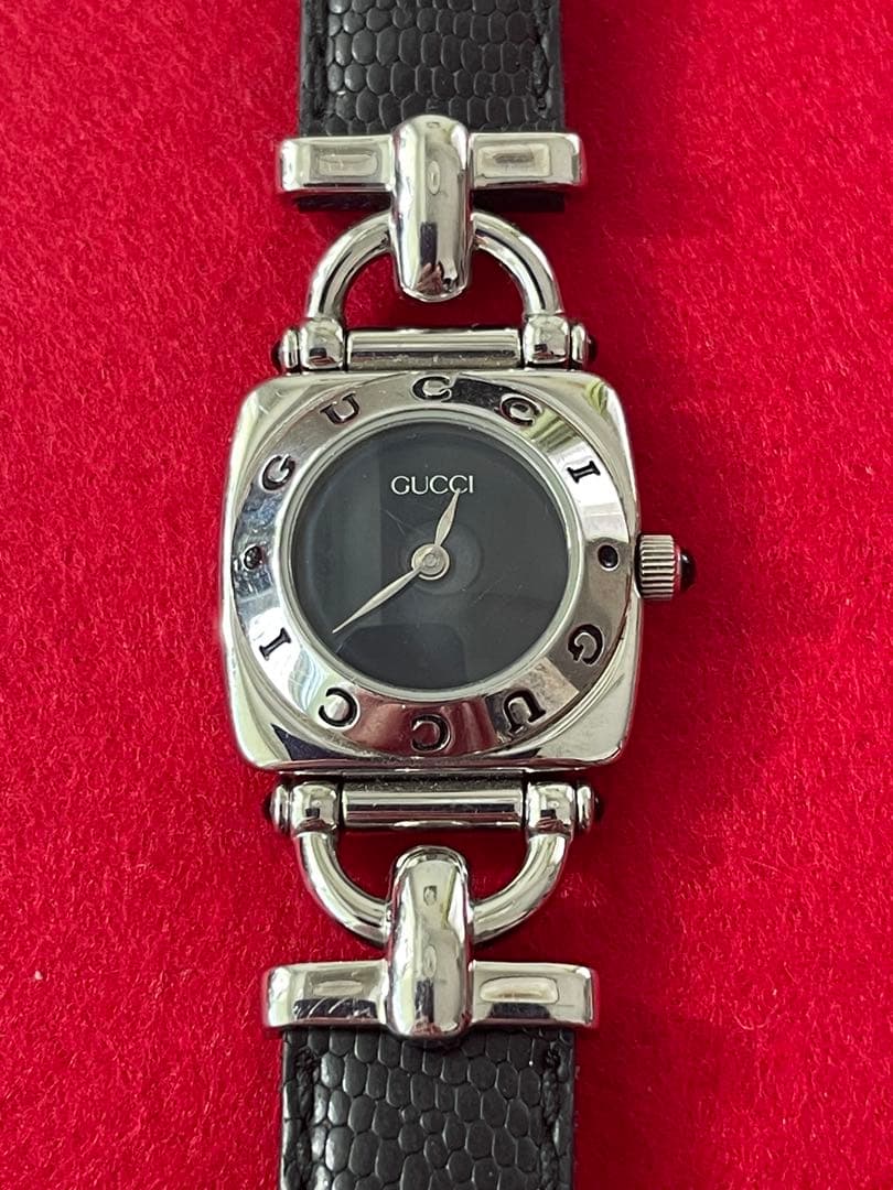 GUCCI クォーツ腕時計（6300L)シルバー/革ベルト:ブラックレザー