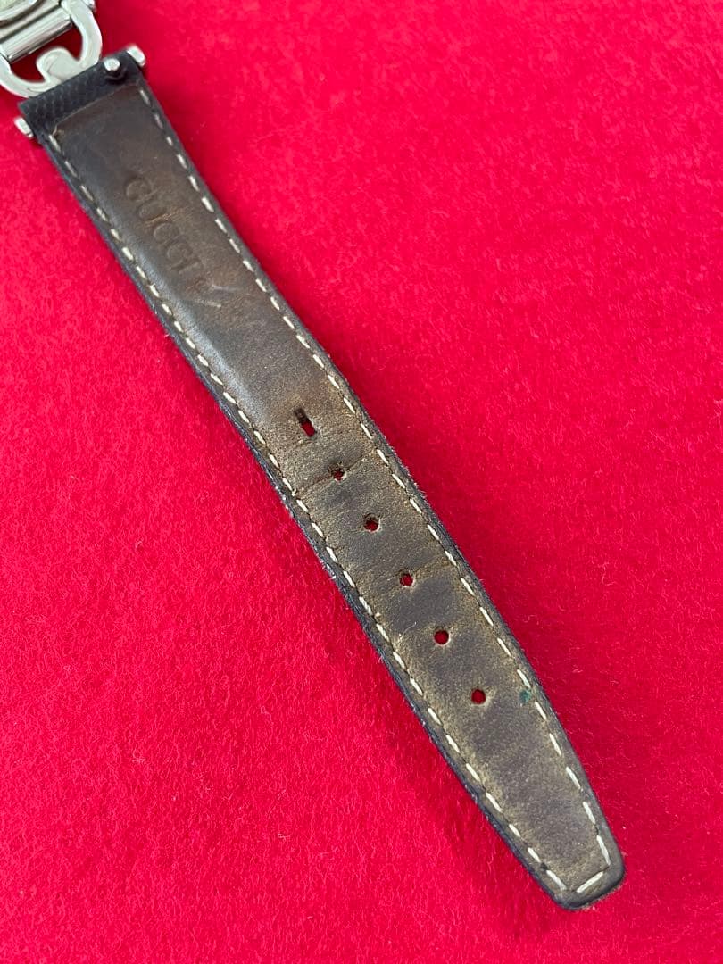 GUCCI クォーツ腕時計（6300L)シルバー/革ベルト:ブラックレザー