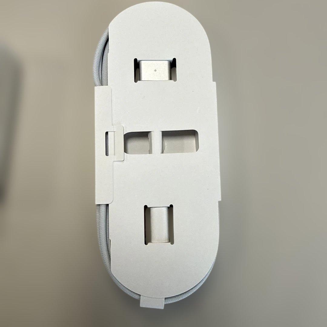 Apple純正 未使用 アダプタとUSB-C-MagSafe3 ケーブル2m