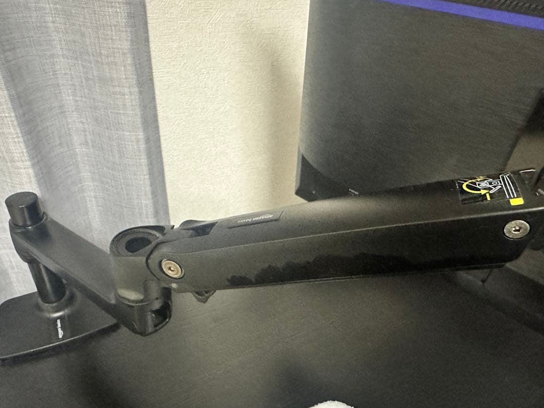 ゲーミングモニター24OHz ギガクリスタ モニターアーム付