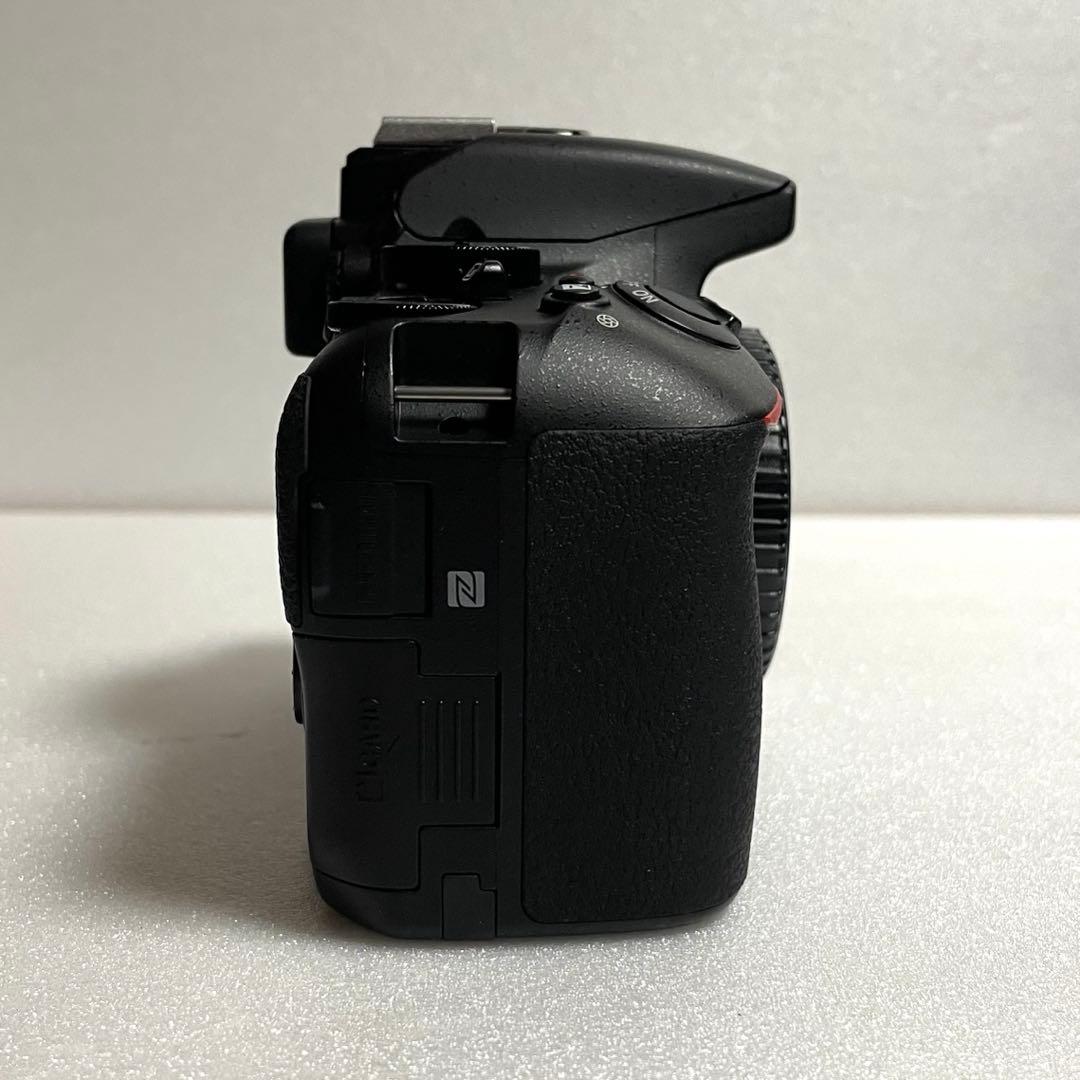 美品 Nikon ニコン D5600 デジタル一眼レフカメラ ダブルズームキット