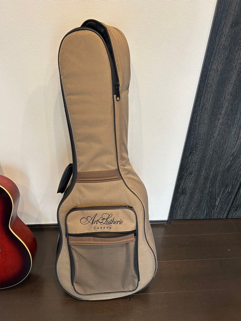 超美品 Art&Lutherie Folk Spruce Burgundy