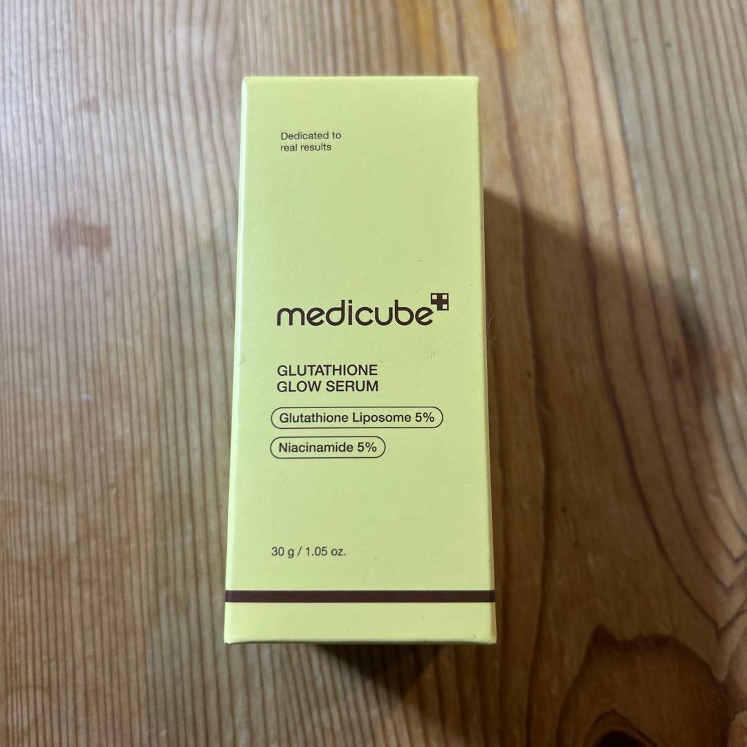 メディキューブ　ブースタープロ＋新品美容液付き！