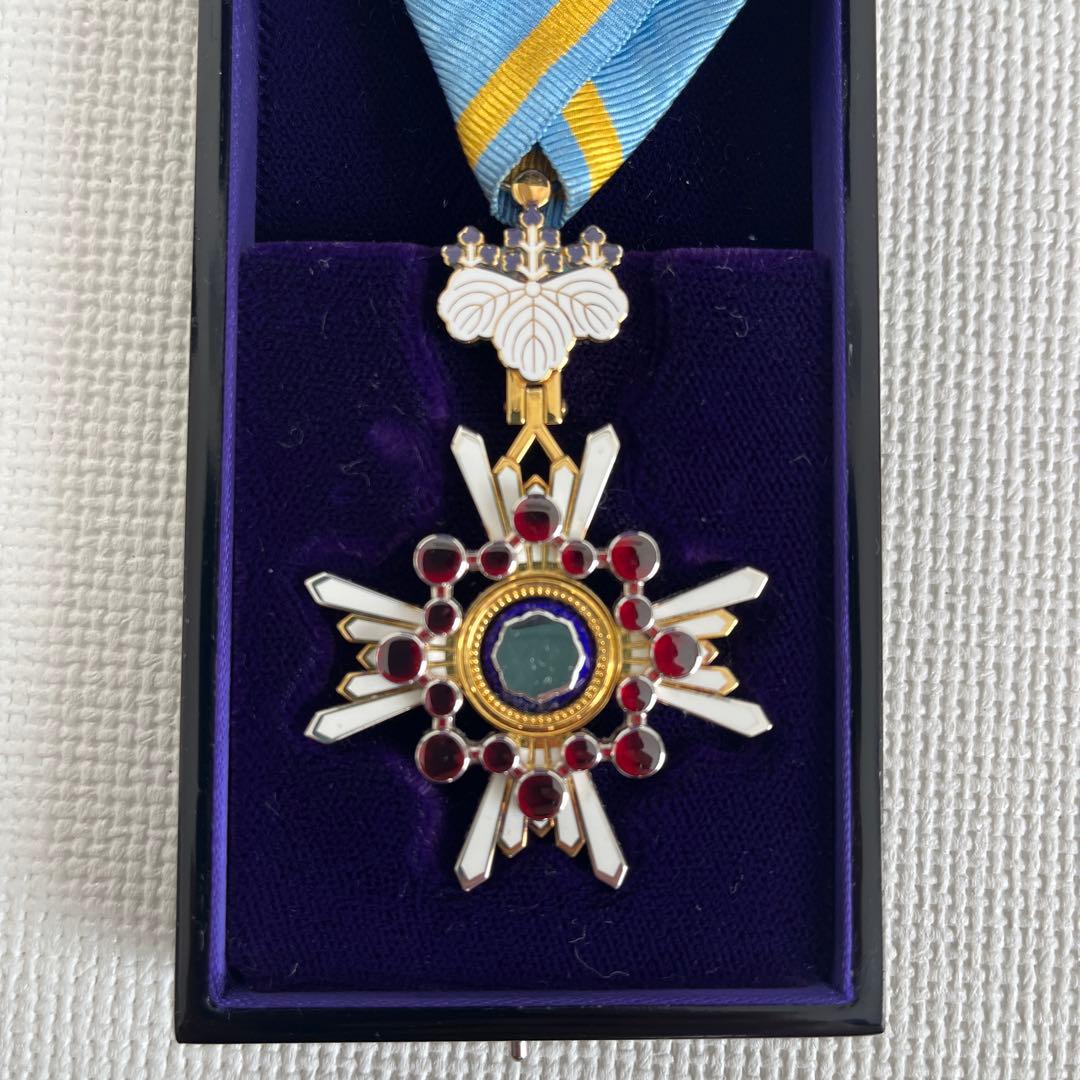 極美品 瑞宝双光章 瑞賓雙光章 共箱 付き 勲章 徽章 当時物 現状品