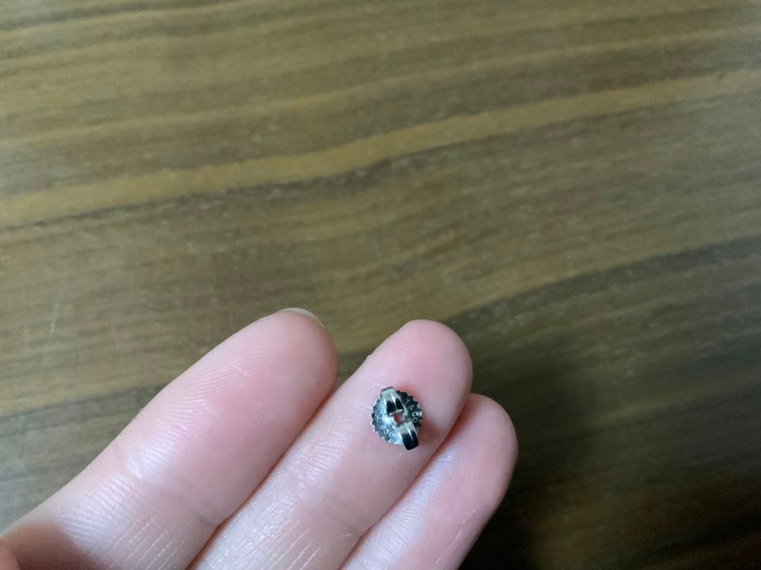 ティファニー ラビングハート ピアス W8xH12mm 右耳　PT950