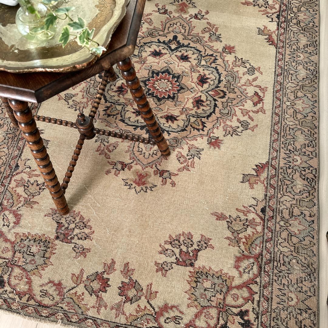 トルコ ヴィンテージラグ A104 レア ベージュ ピンク ブルー メダリオン