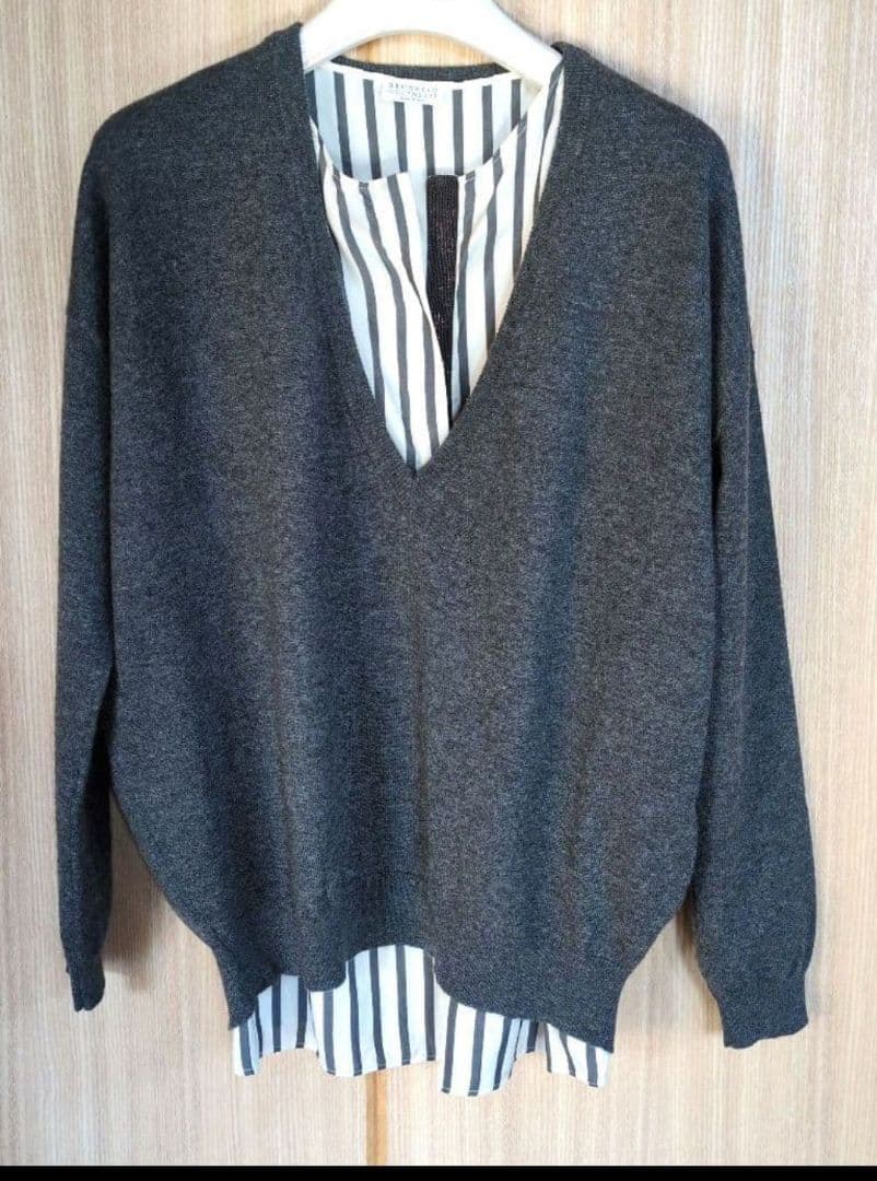 BRUNELLO CUCINELLI カシミヤ Vネックニット Mシルクトップス