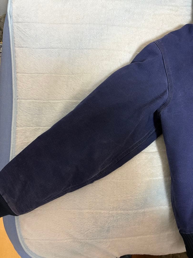 Carhartt ネイビー フード付きジップアップジャケット