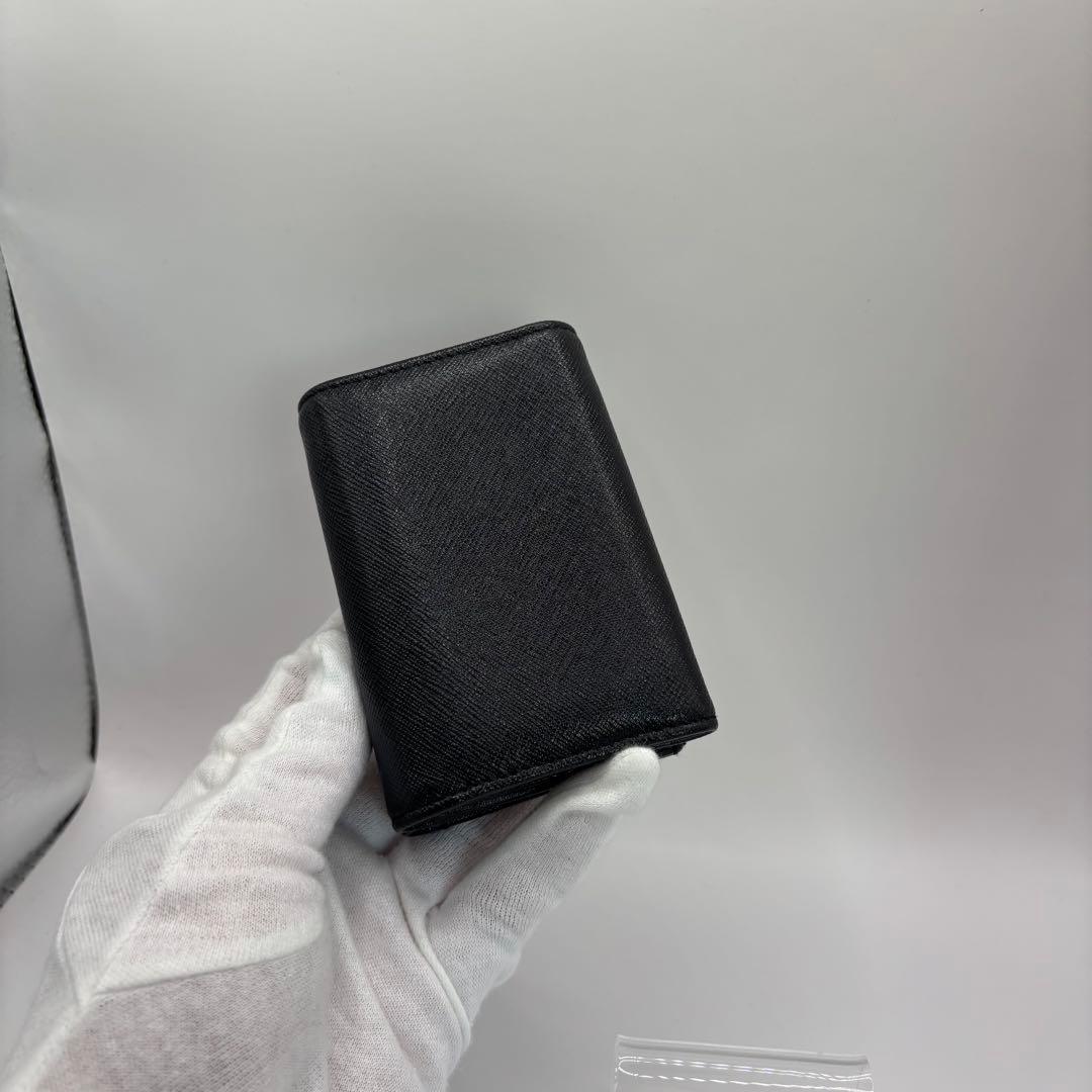 vivienne westwood 三つ折り財布　ブラック　ゴールド　オーブ