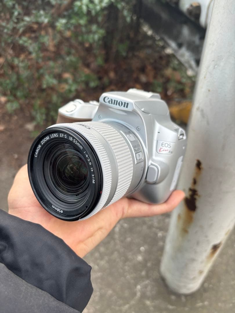 Canon EOS Kiss X10 シルバー レンズ付き