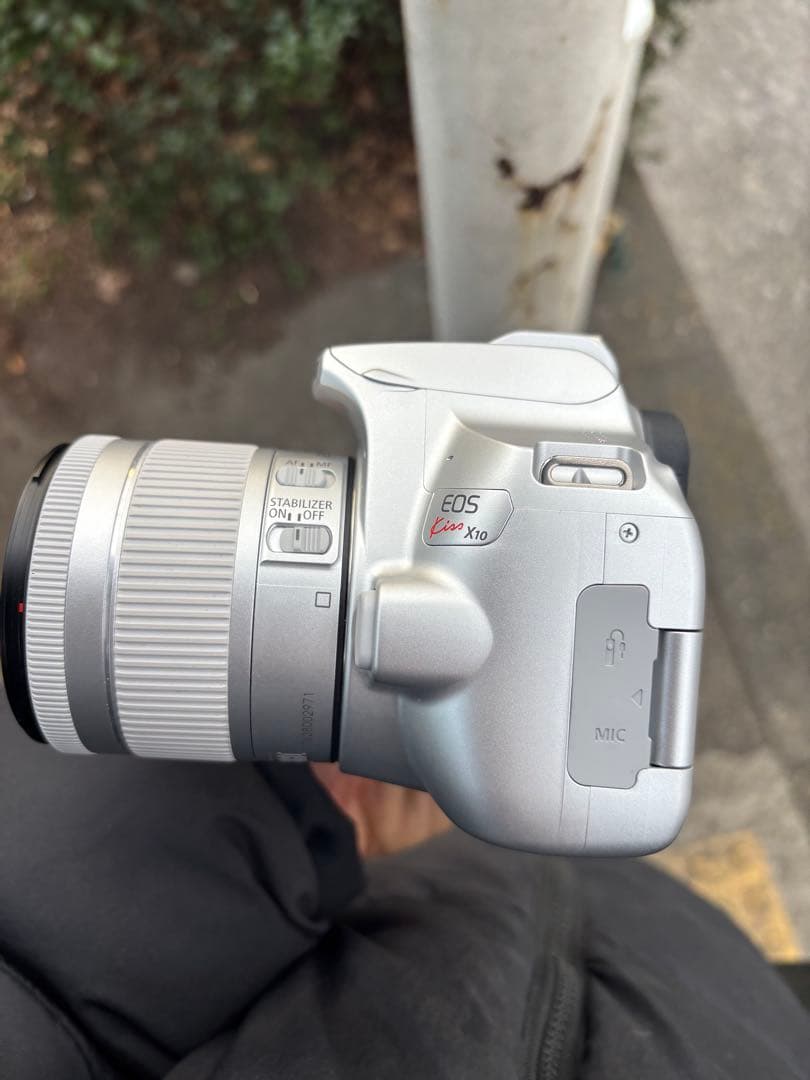Canon EOS Kiss X10 シルバー レンズ付き
