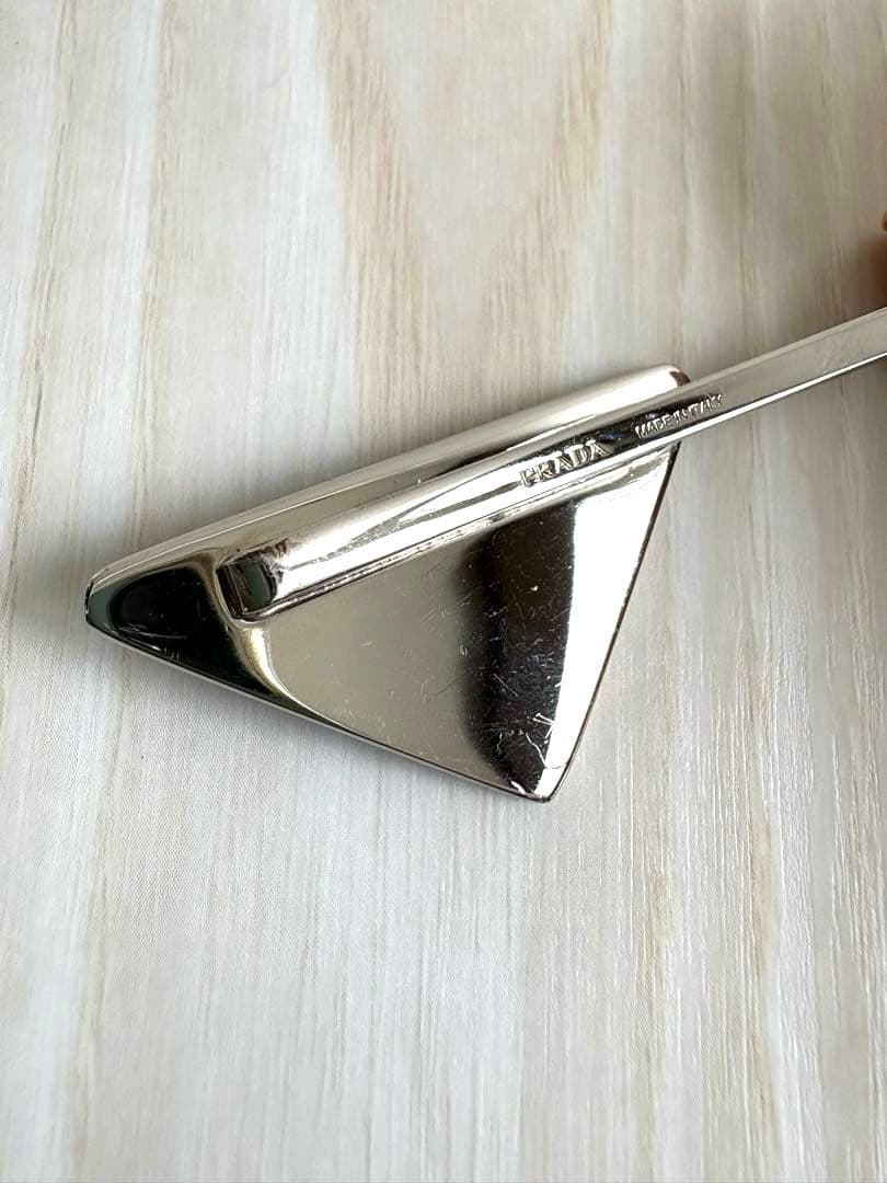 プラダ　ヘアピン　黒　※一本売り