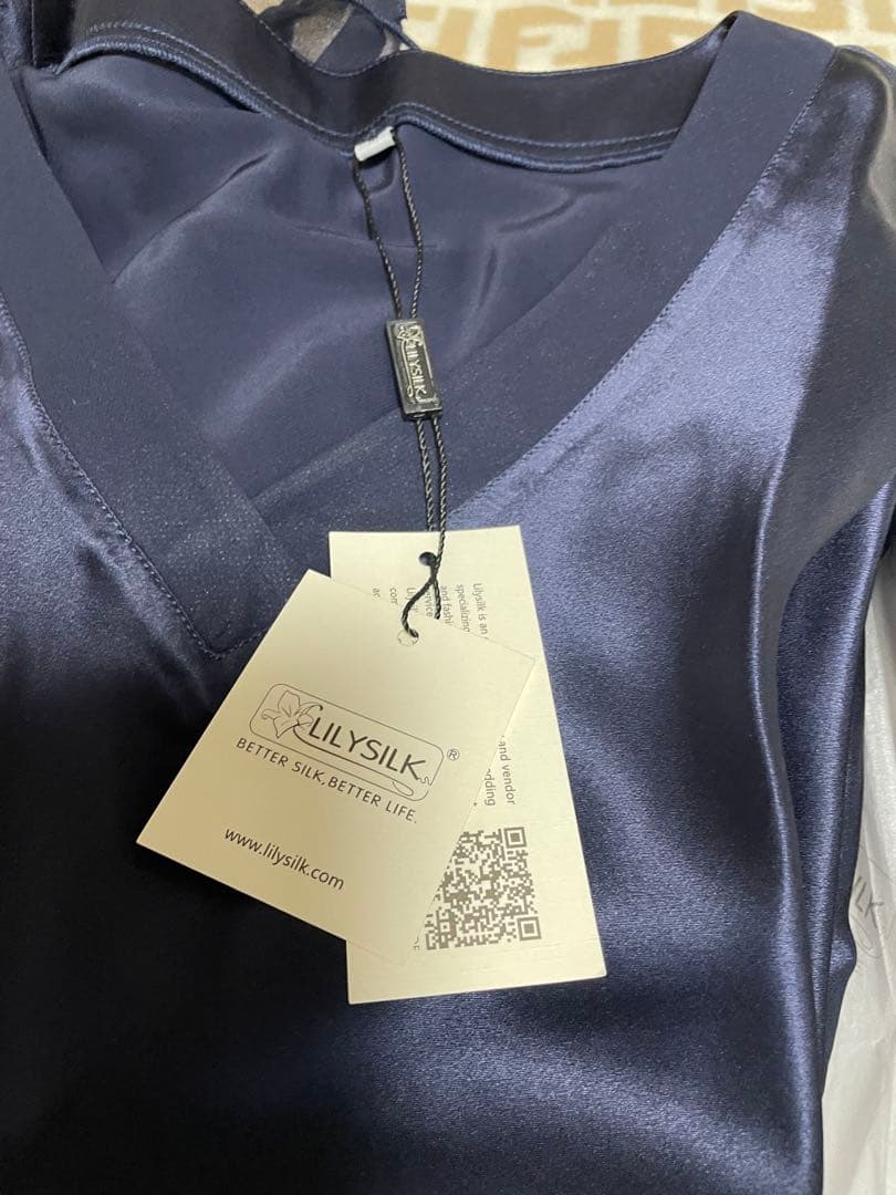 LILYSILK リリーシルク　レディースシルク パジャマM 未使用　タグ付き