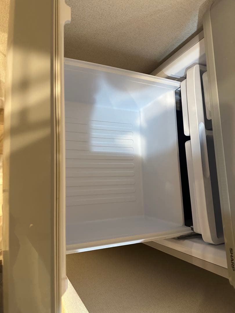 031104 SHARP ノンフロン冷凍冷蔵庫　SJ-W352E-S