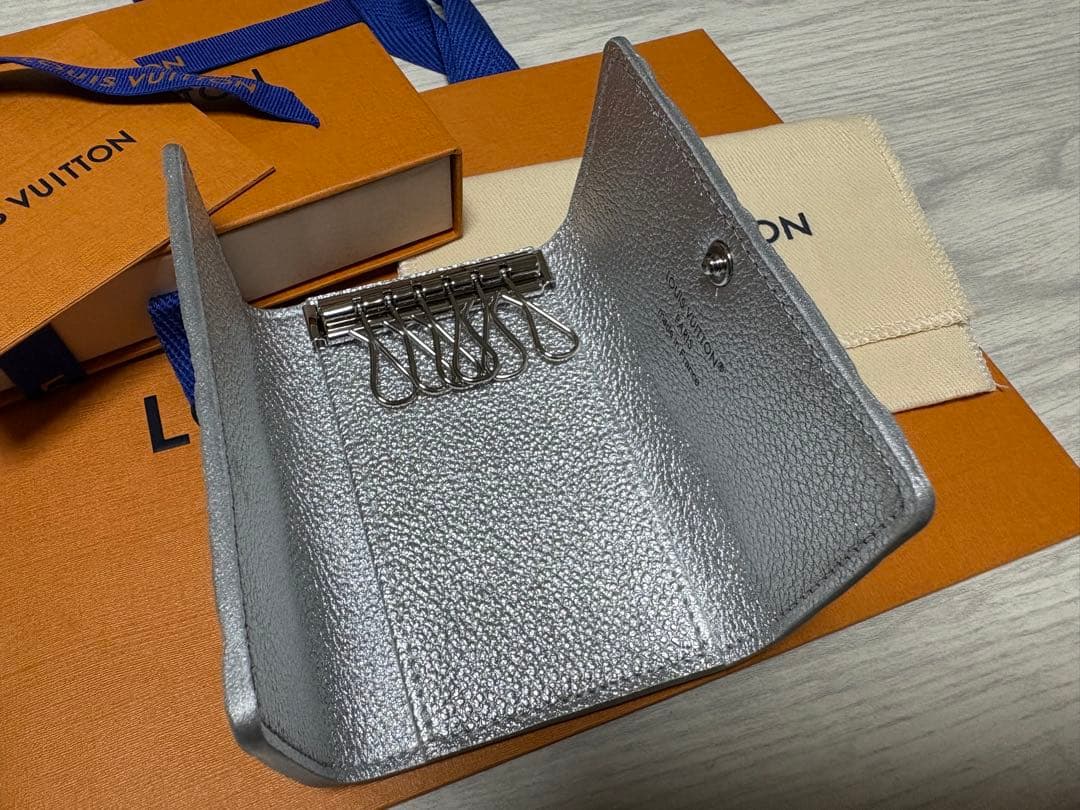 【未使用】LOUIS VUITTON キーケース ミュルティクレ 6連 シルバー