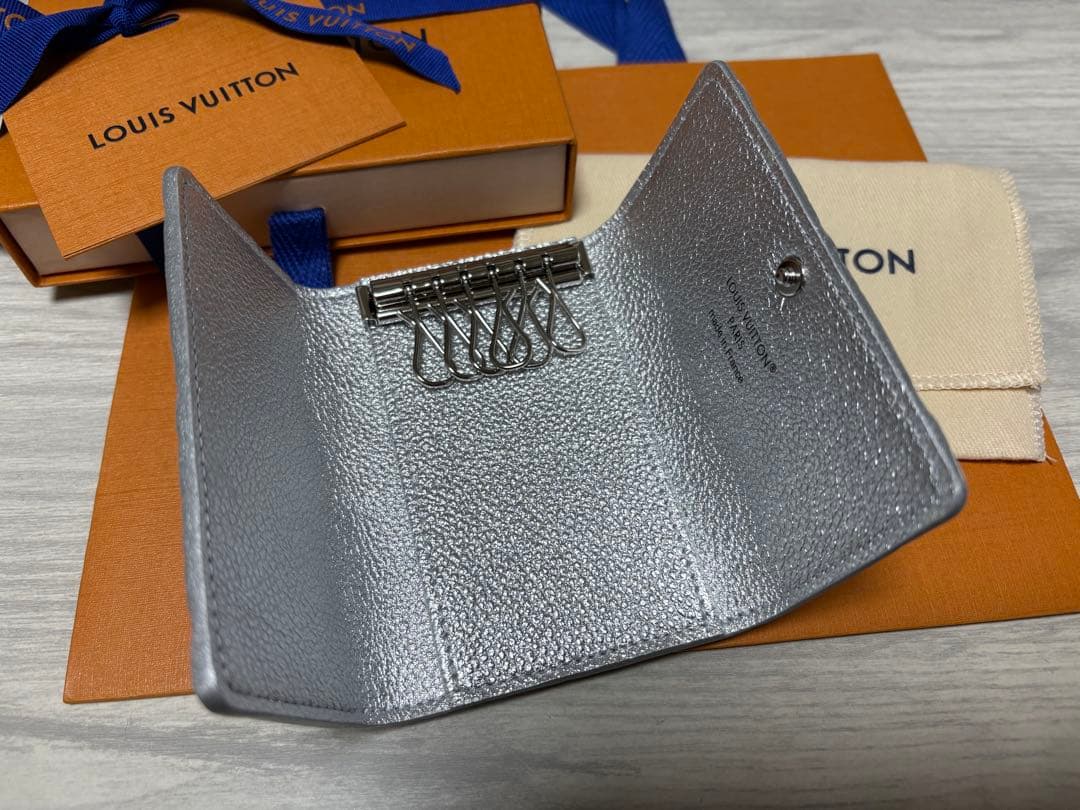 【未使用】LOUIS VUITTON キーケース ミュルティクレ 6連 シルバー