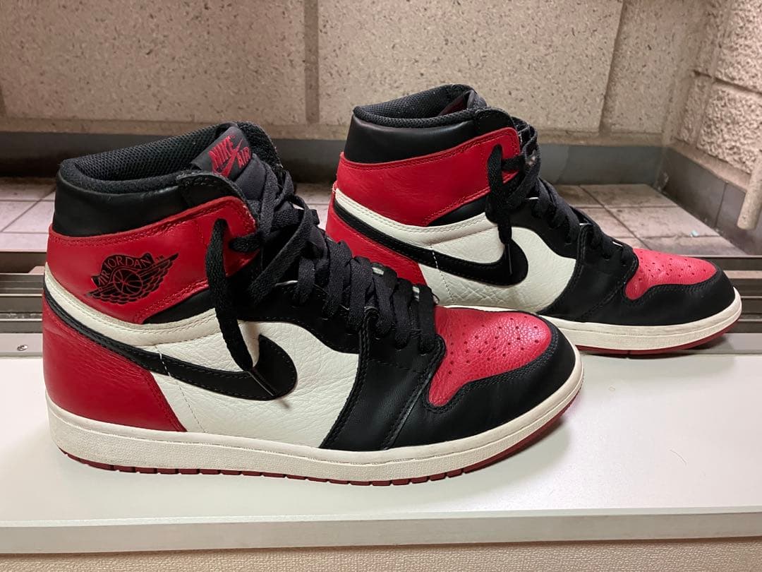 靴 Nike Air Jordan 1 Retro High OG Bred Toe
