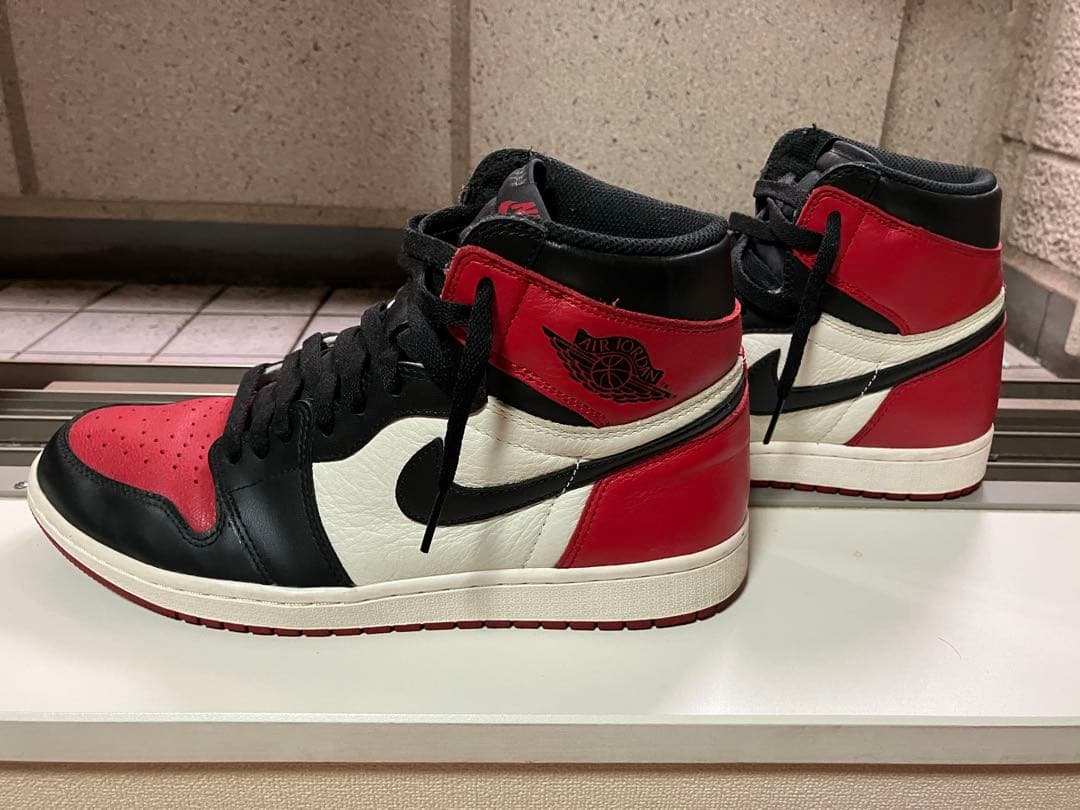 靴 Nike Air Jordan 1 Retro High OG Bred Toe