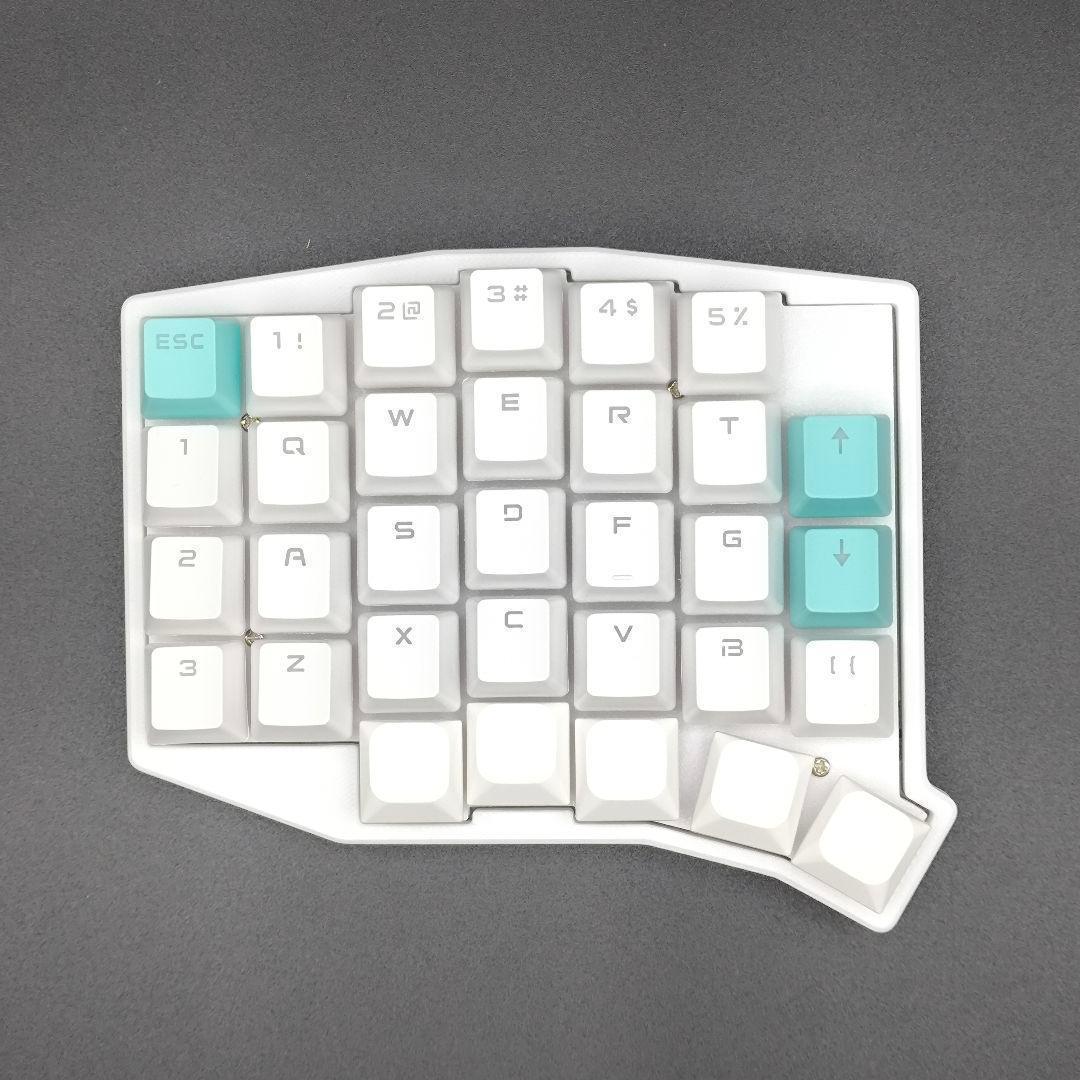 【たき】親指部分のスイッチ・キャップのみ付属、メイン部分はなし