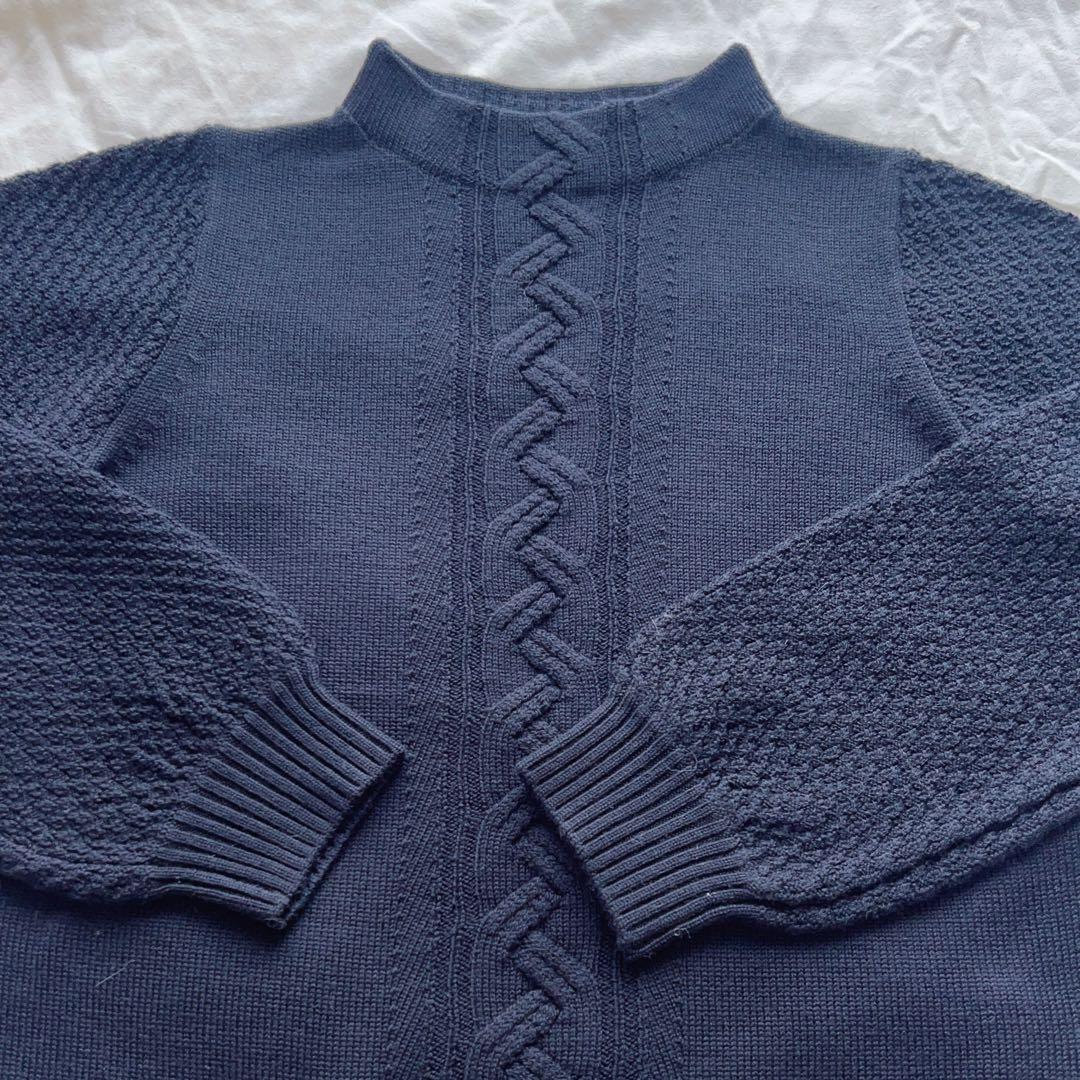 アマカ　ウォッシャブルウールケーブルニット