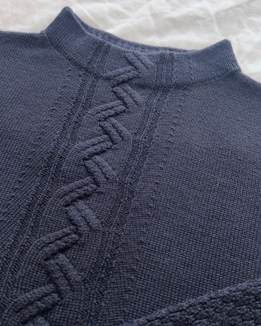 アマカ　ウォッシャブルウールケーブルニット