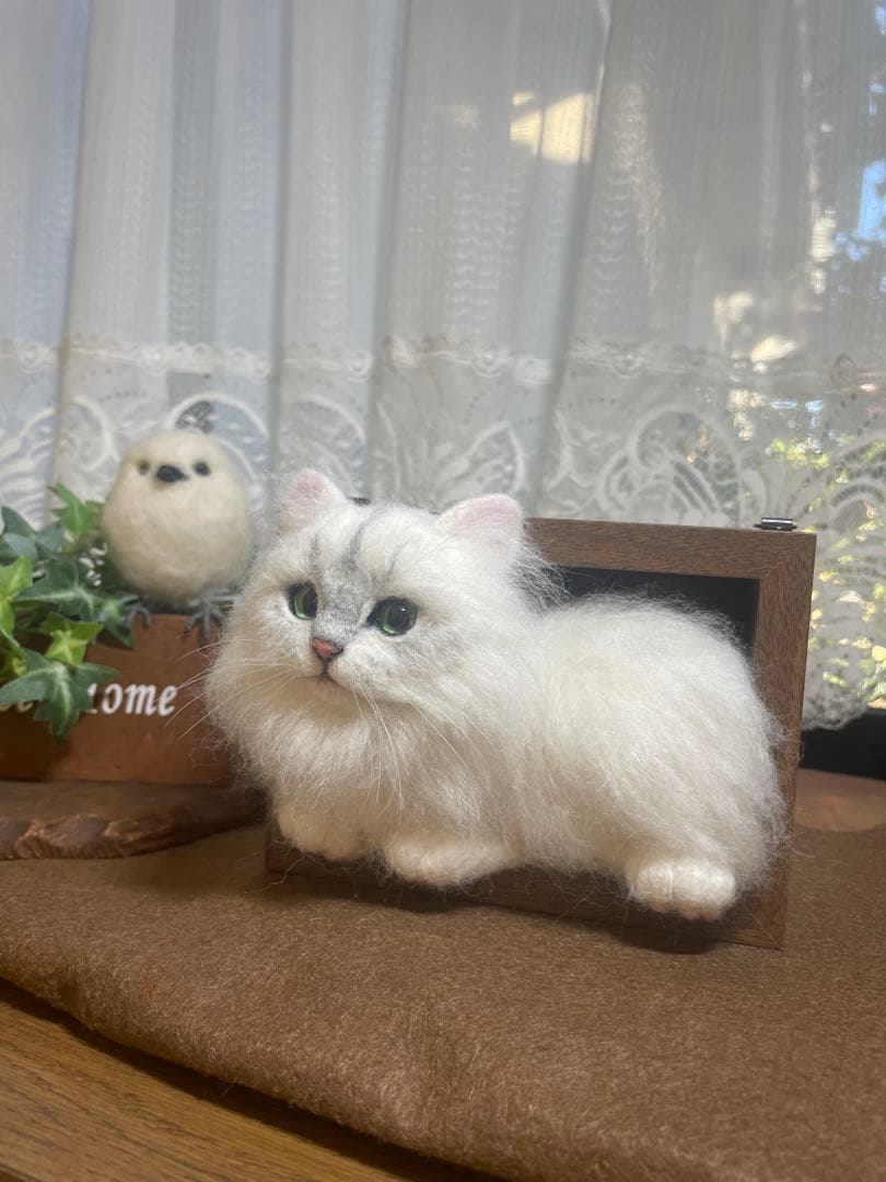 羊毛フェルト　猫　チンチラシルバーちゃんBOX型フレーム