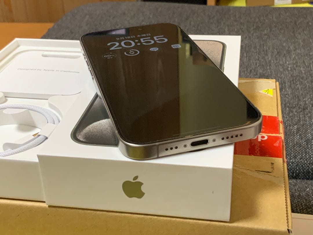 iPhone 15Pro simフリー　美品