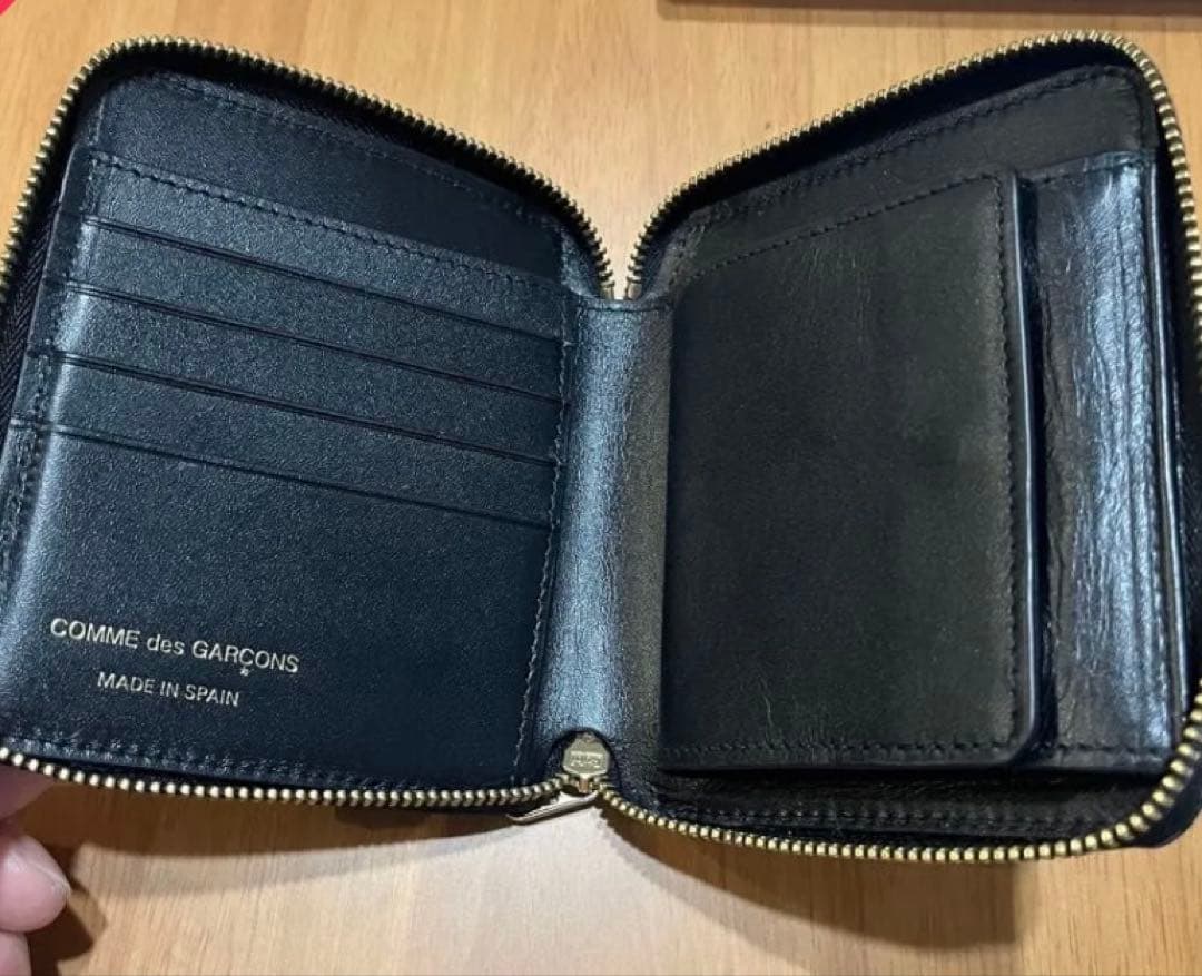 COMME des GARÇONS ブラック二つ折り財布