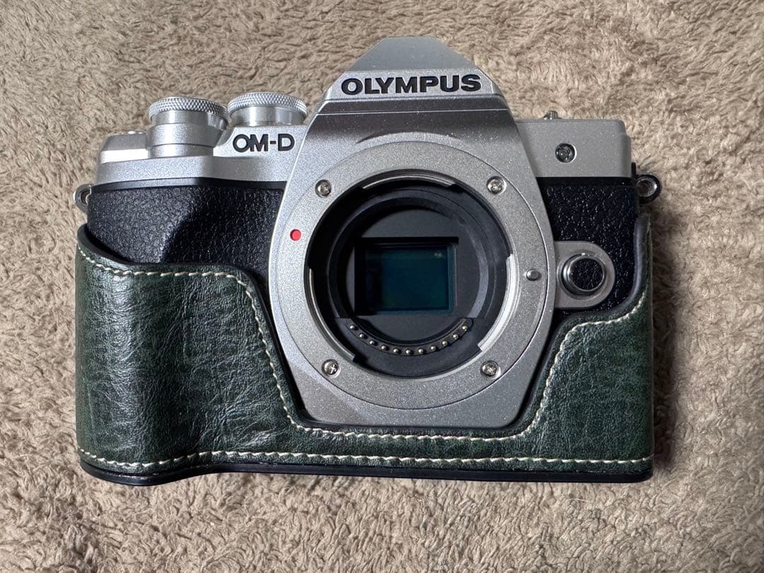 【週末値引】OLYMPUS OM-D E-M10 markⅢ レンズ付き［箱有］
