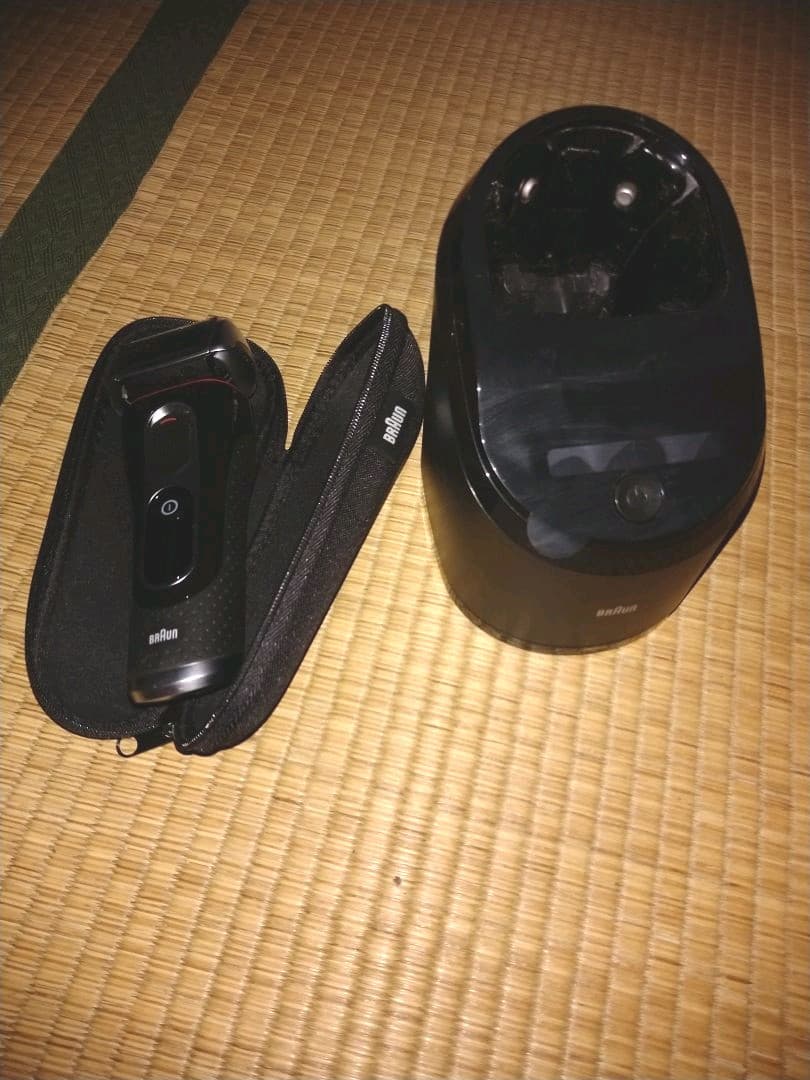 ブラウンヒゲ剃り